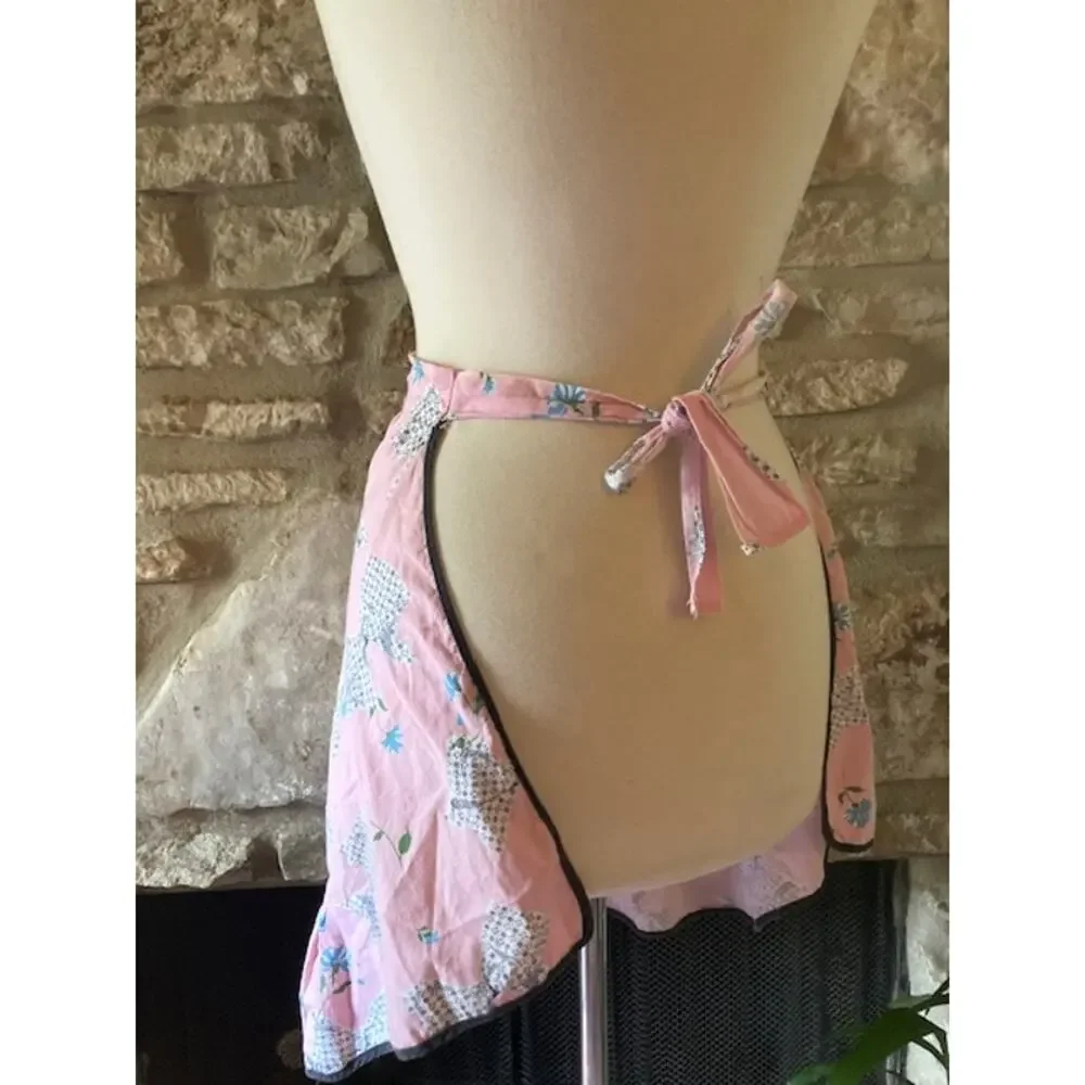 Vintage 1950's Pink Floral & Bow Ruffle Hem Half Apron - Cottagecore Kitchen